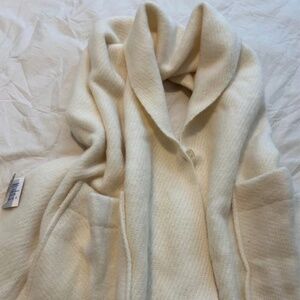 Sheep’s Wool Wrap Shawl